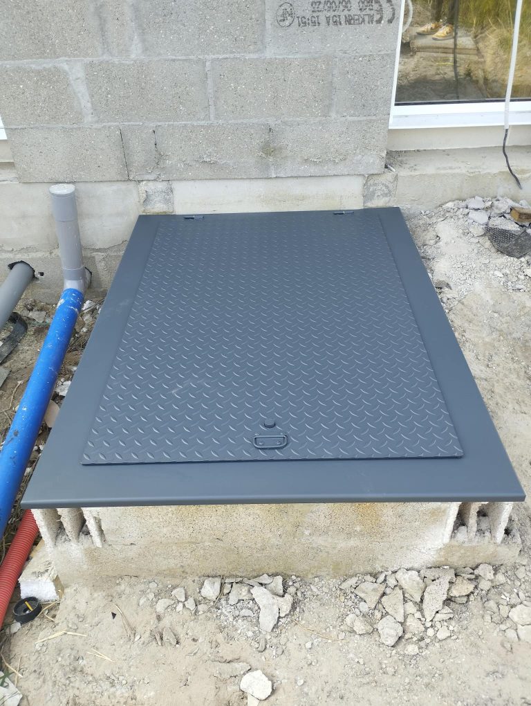 trappe de vide sanitaire en acier sur mesure