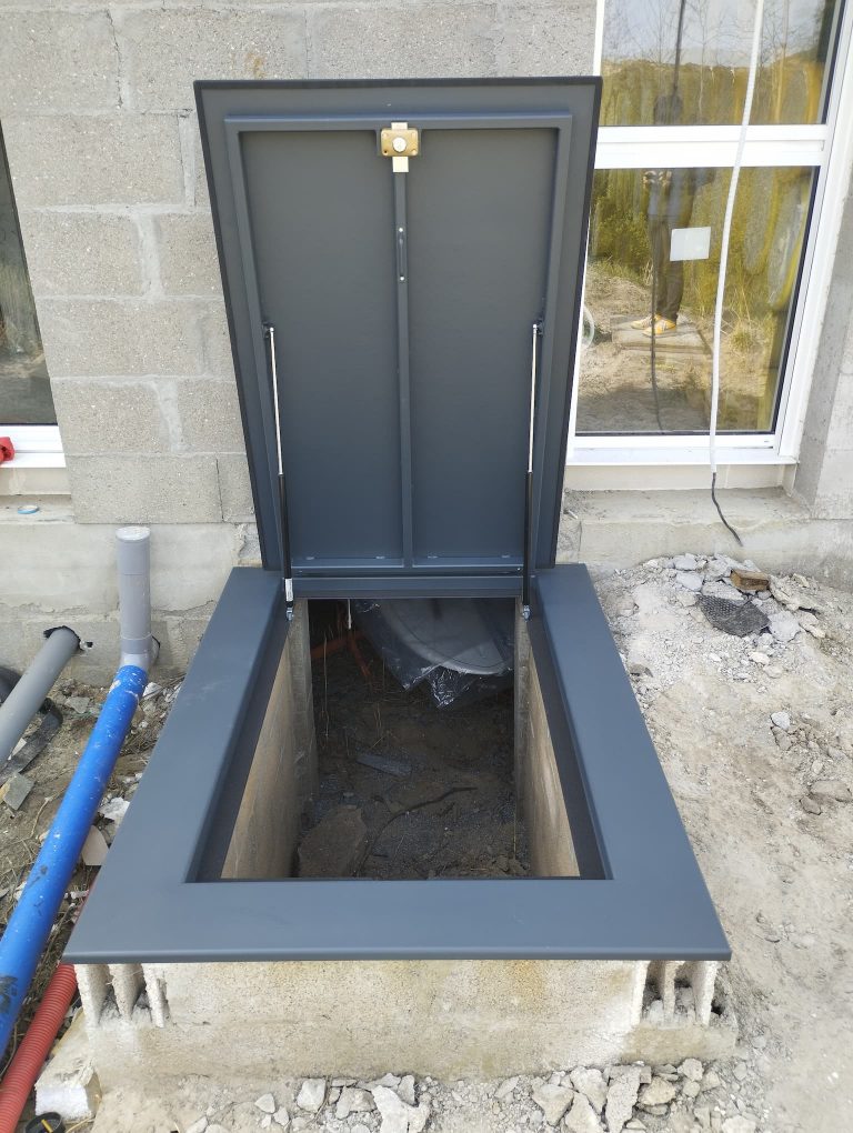 trappe de vide sanitaire en acier sur mesure